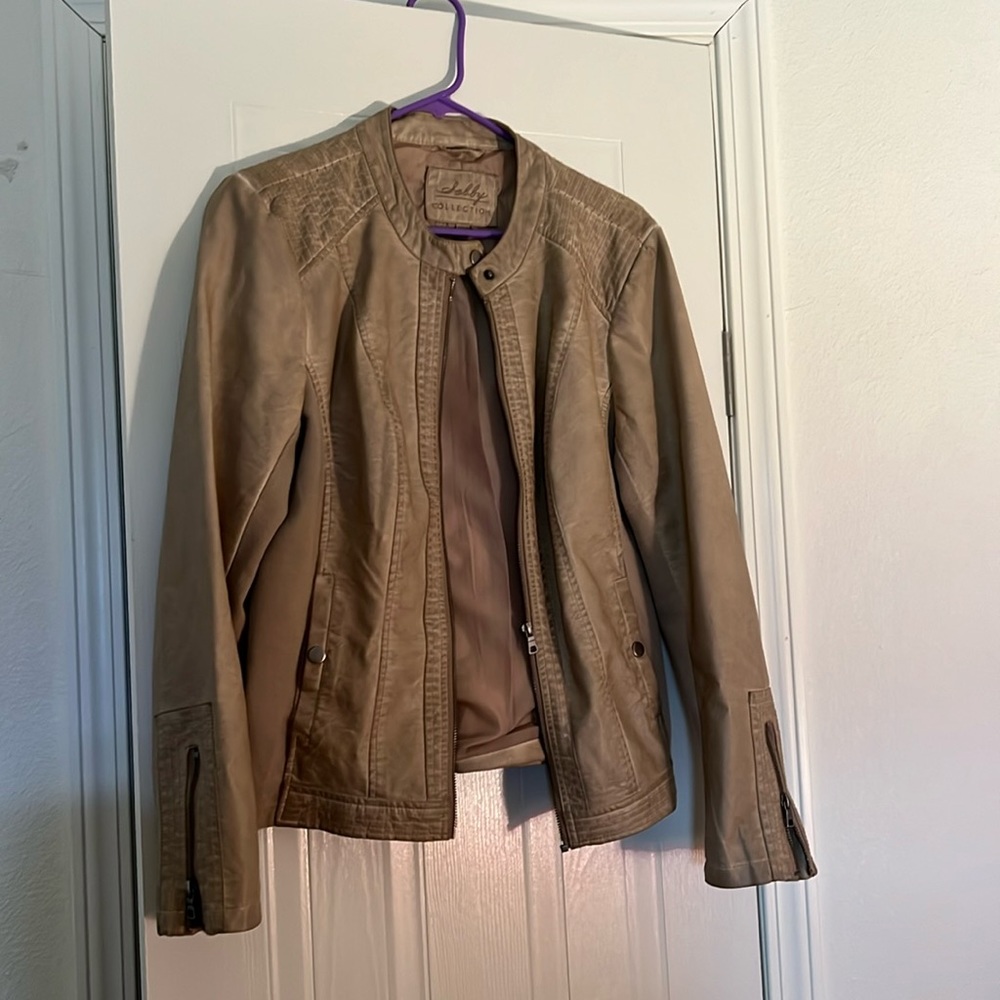 Lovely faux leather collarless zip up jacket.